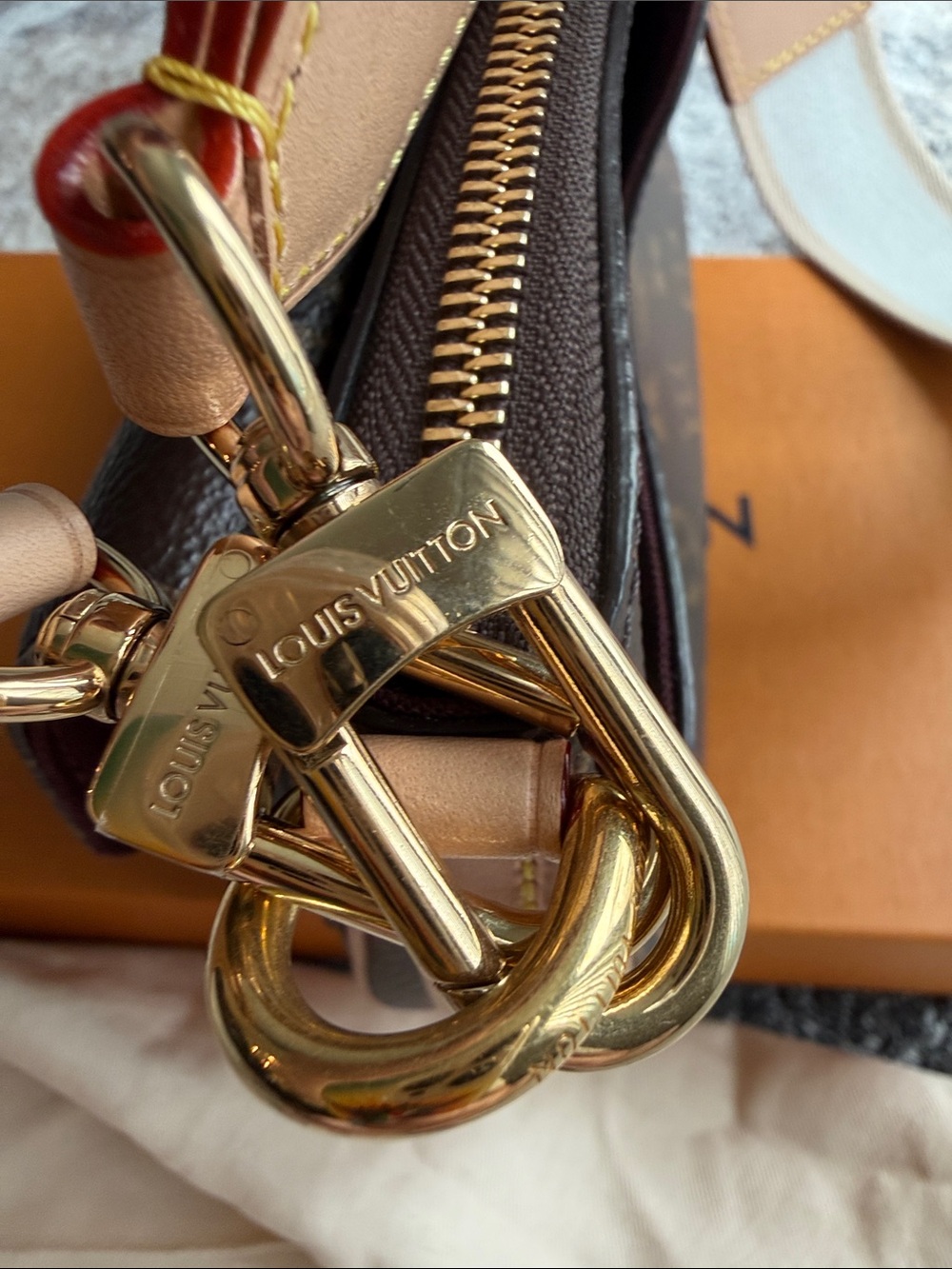 Louis Vuitton Monogram Canvas Brown Crossbody with Natural Vachetta Trim - Picture 3 of 16